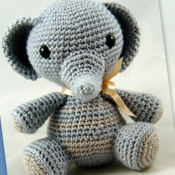 Humphrey - wesoły słoń